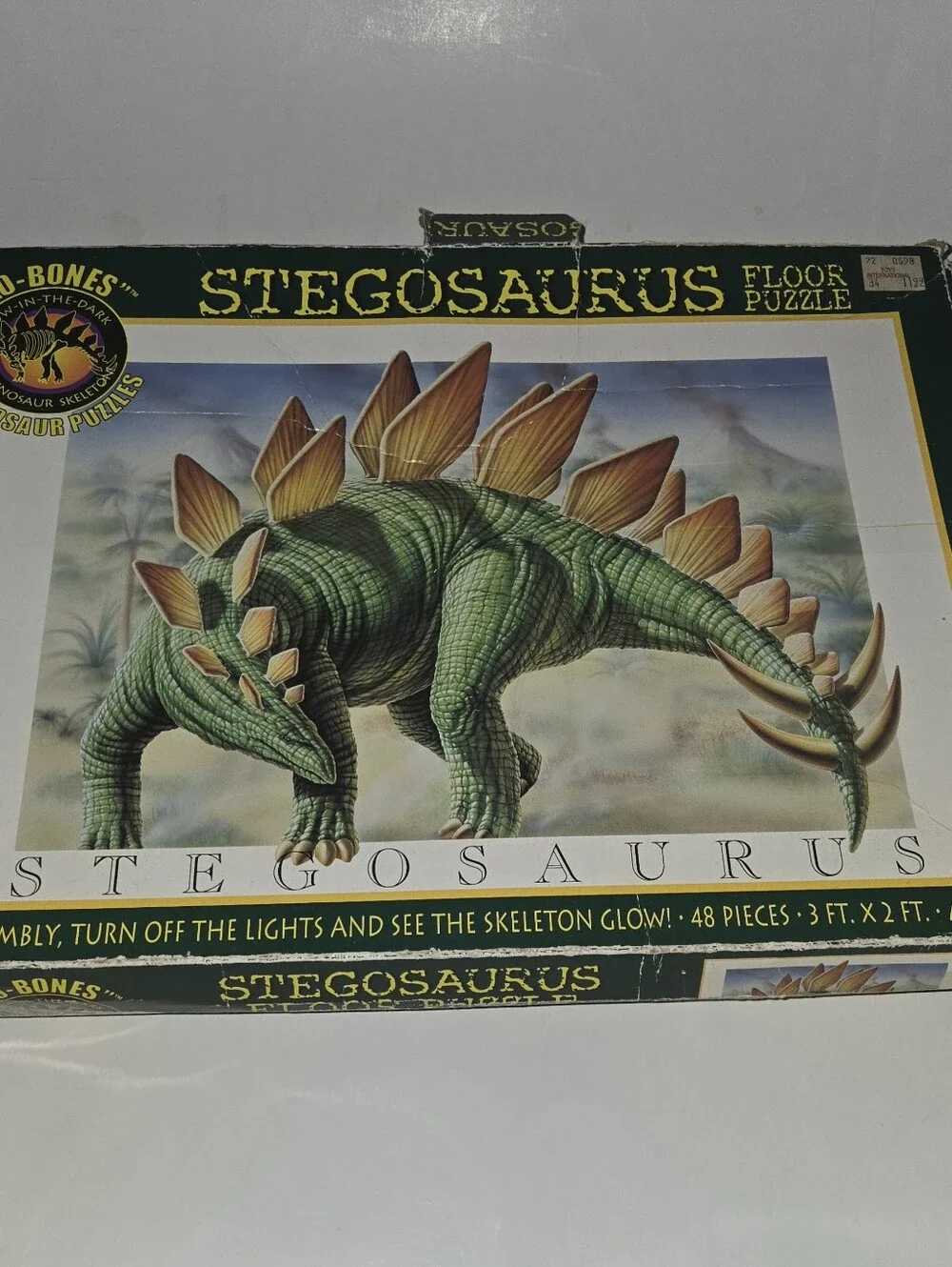 VTG 1998 Glo-Bones Stegosaurus Glow-in-the-Dark Floor Puzzle 48pc